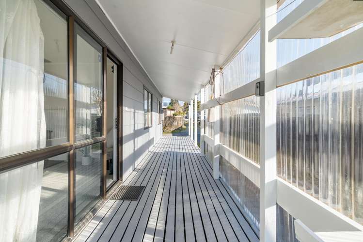 17B Grayson Avenue Mangakakahi_14