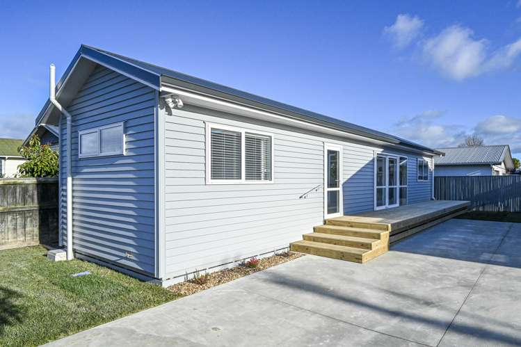 300 Willowpark Road South Hastings_10