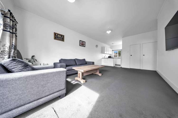 1/52 Marr Road Manurewa_4