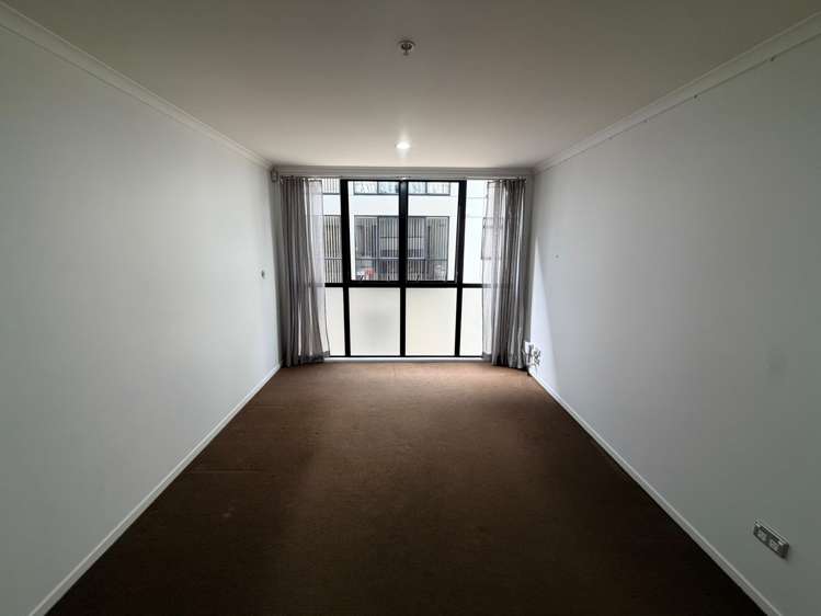 Queen's Lodge 176 Broadway Newmarket_1