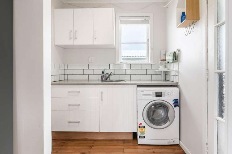 9 Richan Street Glenview_14