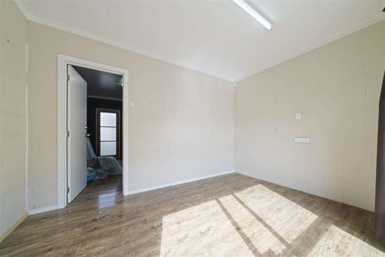 2/15 Locke Avenue Mount Roskill_7