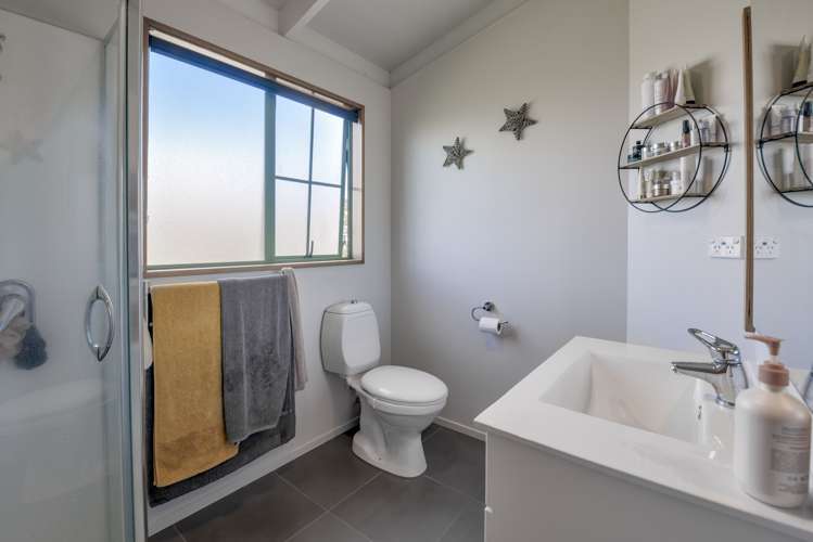 16 Donald Street Stanmore Bay_18