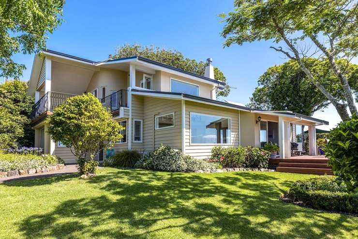 A three-bedroom modern-looking bach on Tiri Road, in Oneroa, Waiheke Island, sold for $4.3m - <imgm above CV. Photo / Supplied