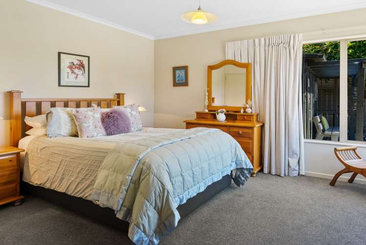 2 Heritage Crescent Richmond_14