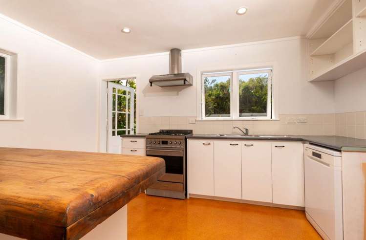 76 Roberton Road 10016_1