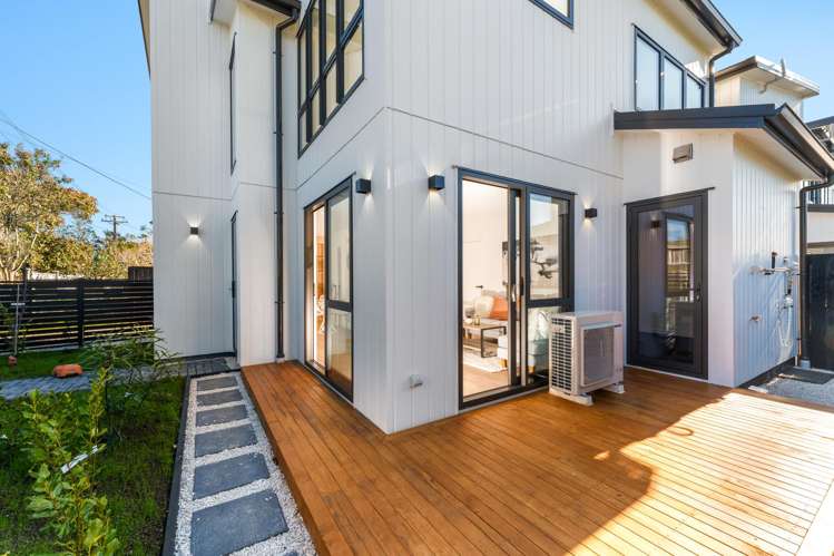 8C Rowan Terrace Te Atatu South_16