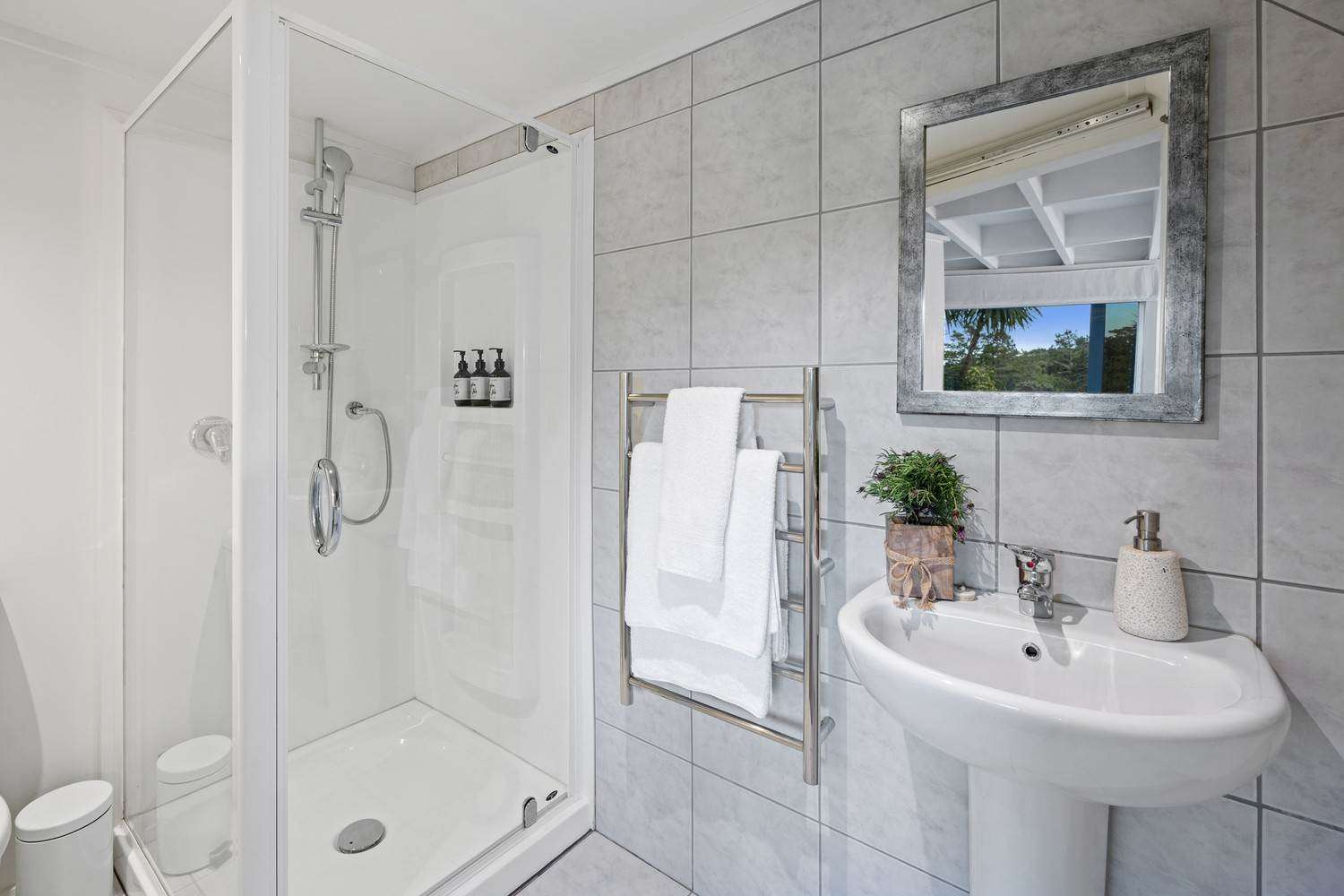 8/361A Paremoremo Road Albany North Shore City Houses for Rent One Roof