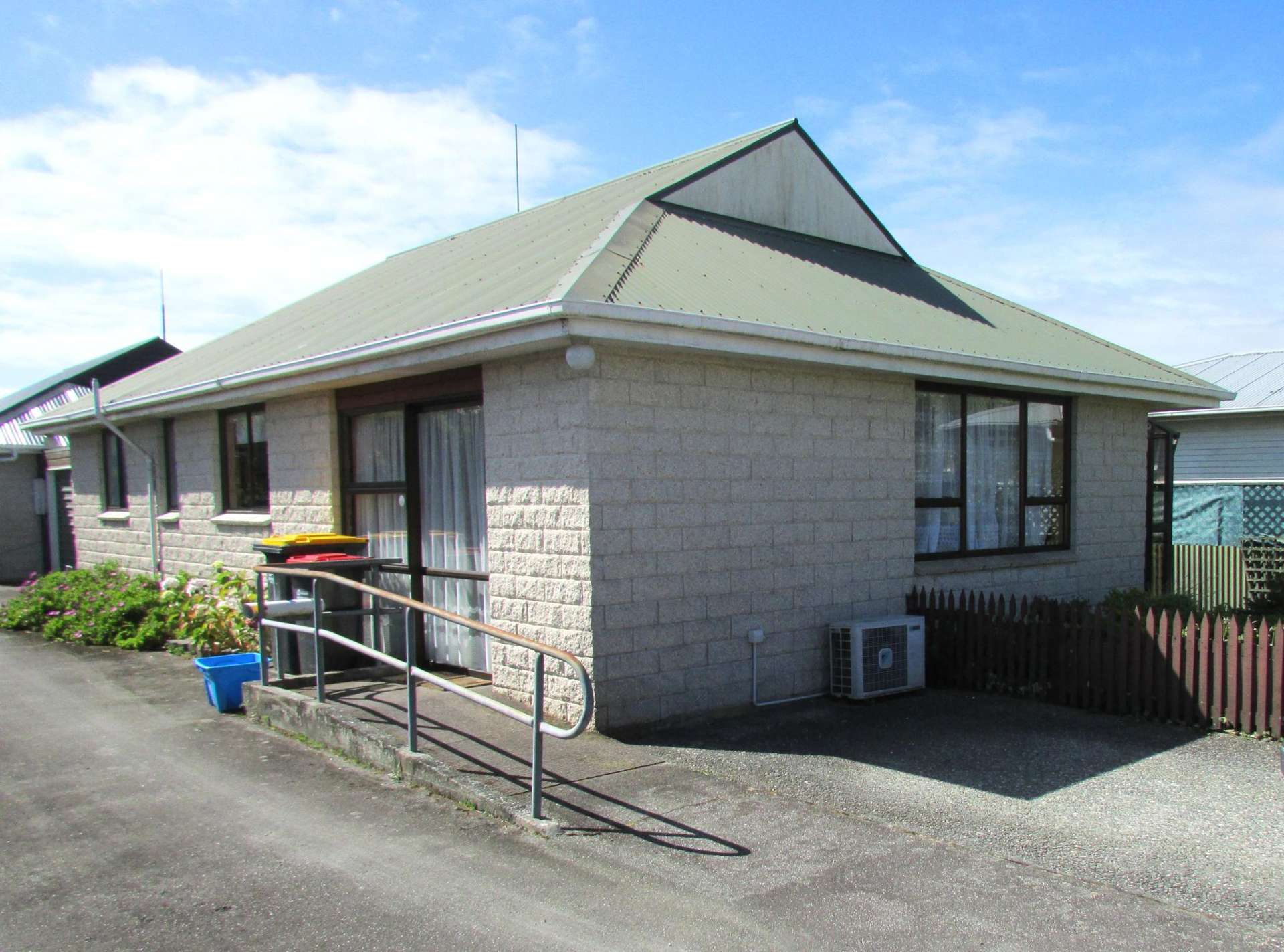 2/19 Cowper Street Greymouth_0
