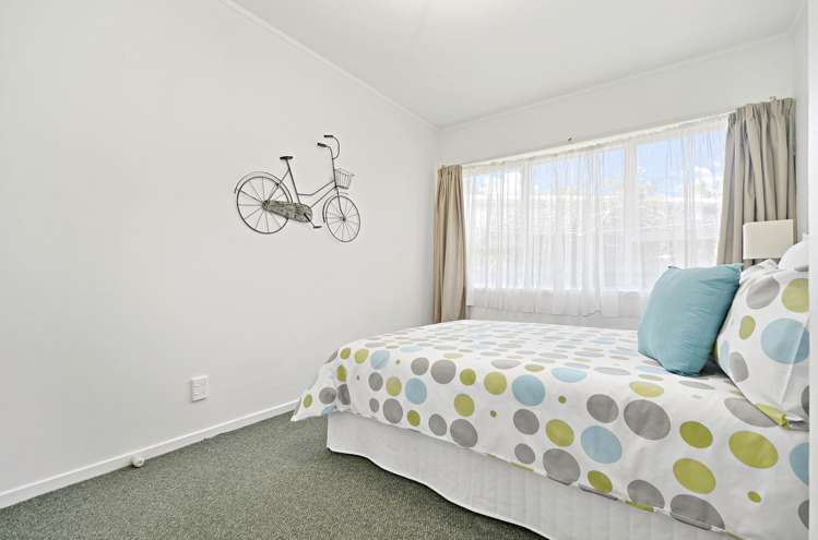 16 Buscomb Avenue Henderson_17