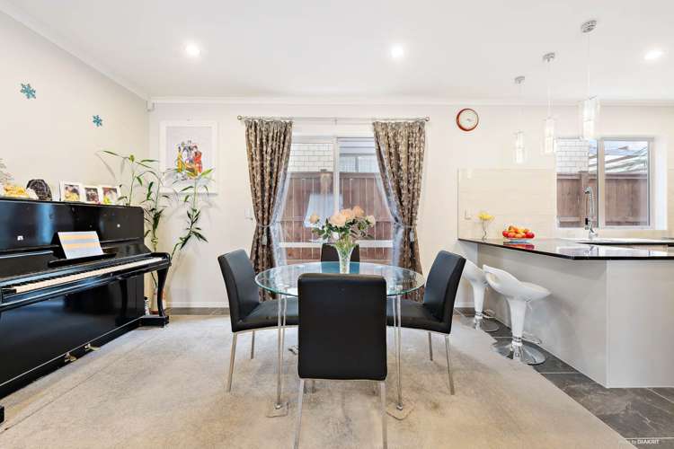 1 Sunshine Lane Flat Bush_5
