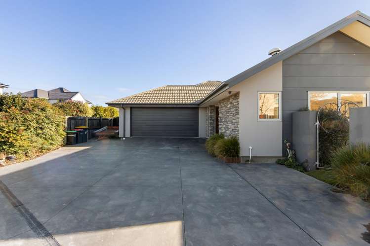 11 Glastonbury Drive Burwood_32