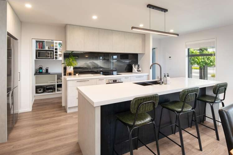 11 Kittyhawk Road Burleigh_7