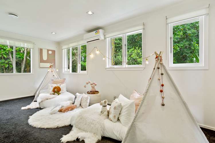 1 Huia Road Titirangi_10