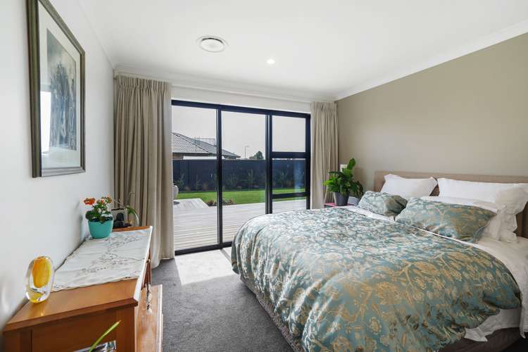 5 Carnaveron Drive Lincoln_19