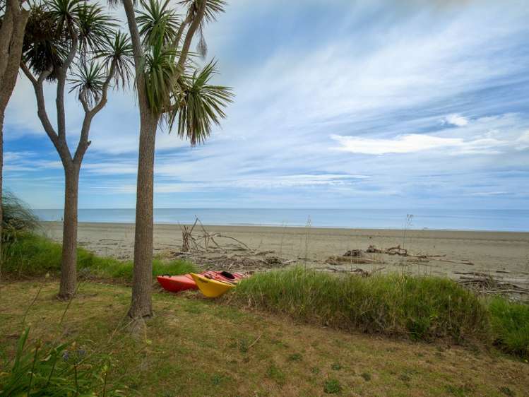 46 Bishop Road Parapara_0