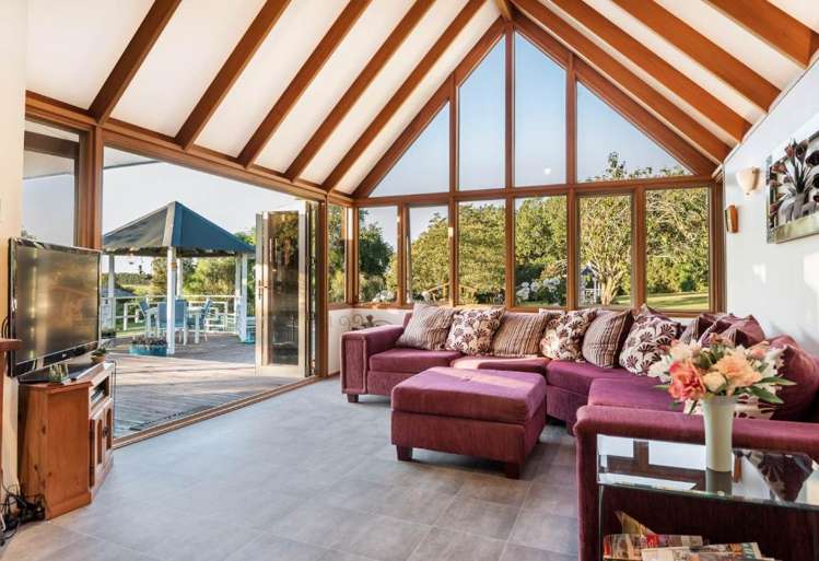 490 Fitzgerald Road Drury_1