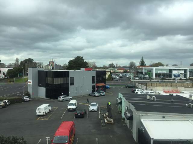 24 Anzac Parade Hamilton East_1