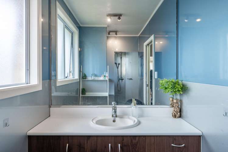 8 Sunrise Avenue Owhata_11