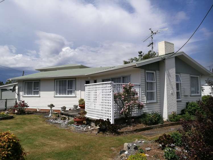 7 Hardie Grove Featherston_18