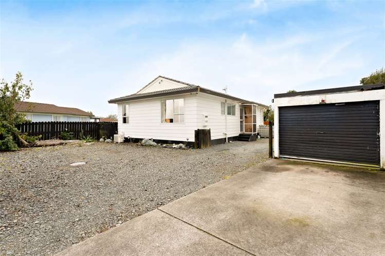 2/13 Etherton Drive Manurewa_11