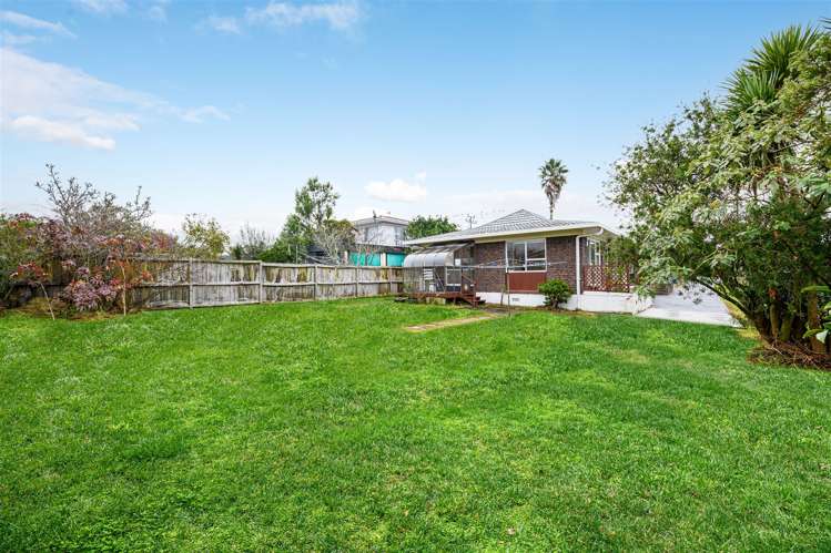 2/69 Hepburn Road Glendene_13