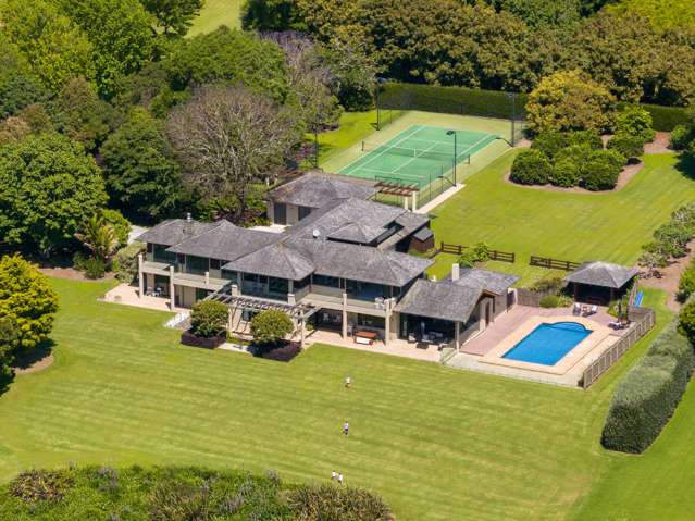 Luxury Estate - Golf Course Frontage