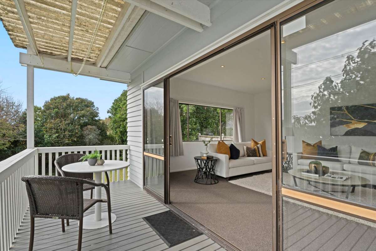 21 Waiatarua Road_5