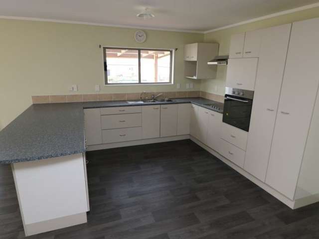 11 Roore Street Foxton Beach_4