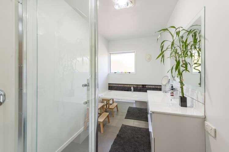 12 Clairmont Heights Stoke_12