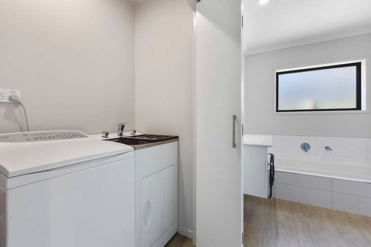 10b Cowling Road Hurdon_12