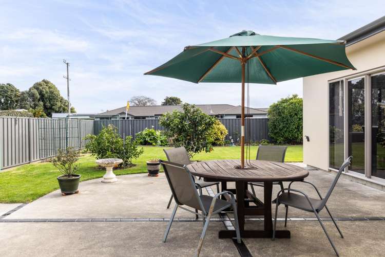 2 Delta Mews Place Clive_14