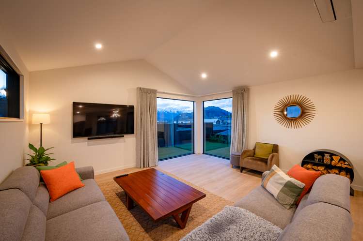 2 McNeil Crescent Wanaka_2