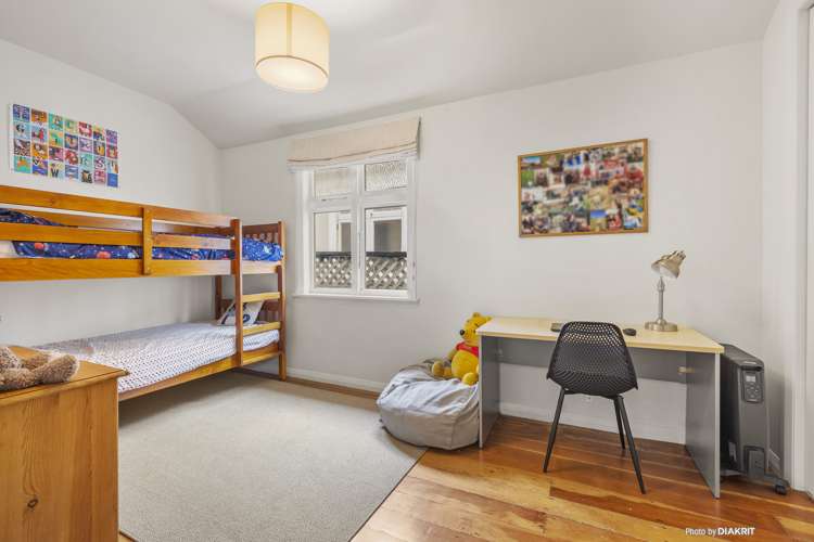 18 Apu Crescent Lyall Bay_8