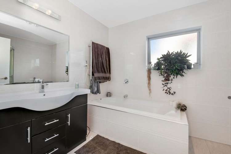 69 Tamahere Drive Glenfield_24