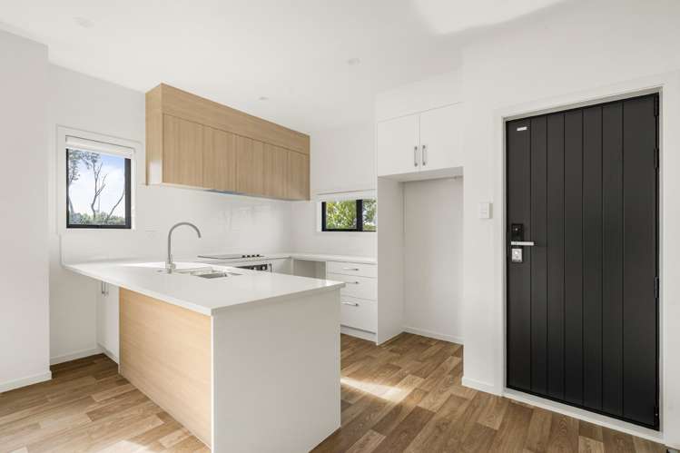 1/75 McAnnalley Street Manurewa East_7