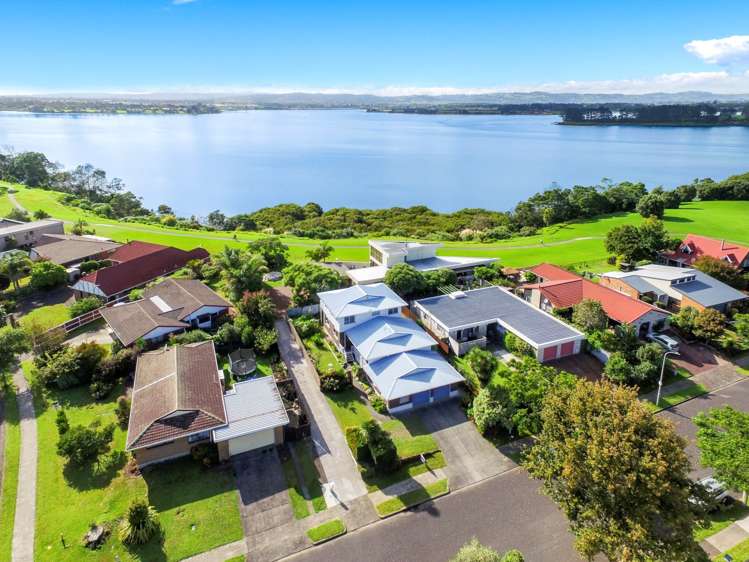 6 Moor Park Wattle Downs_1