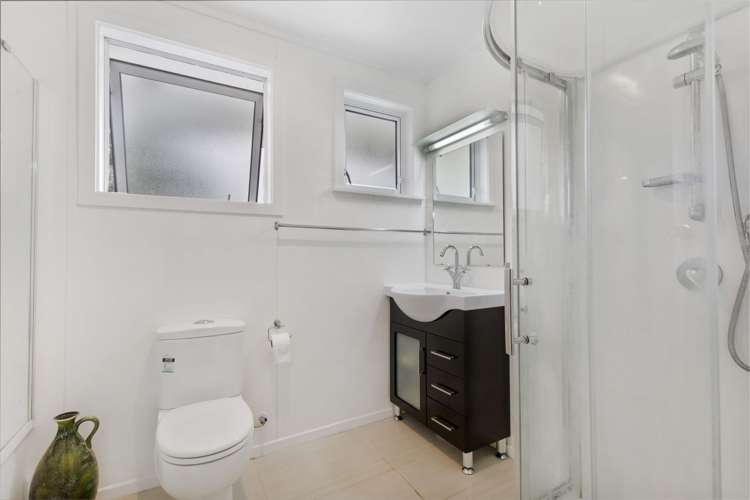 24 Bartlett Grove Tawa_12