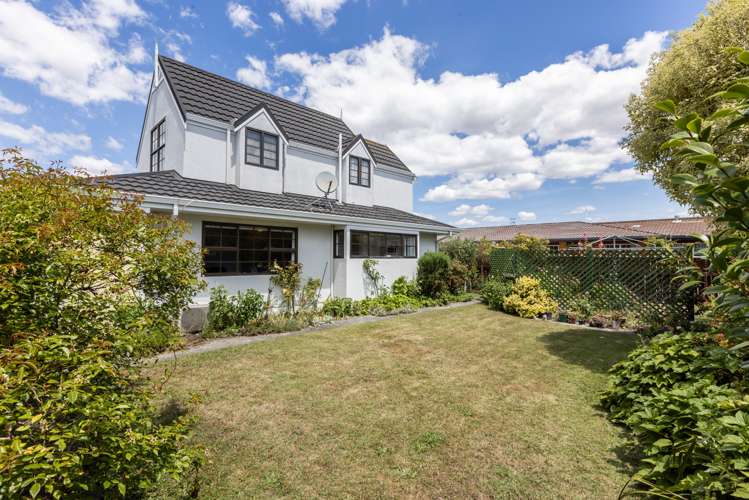 2/22 Middle Road Havelock North_13