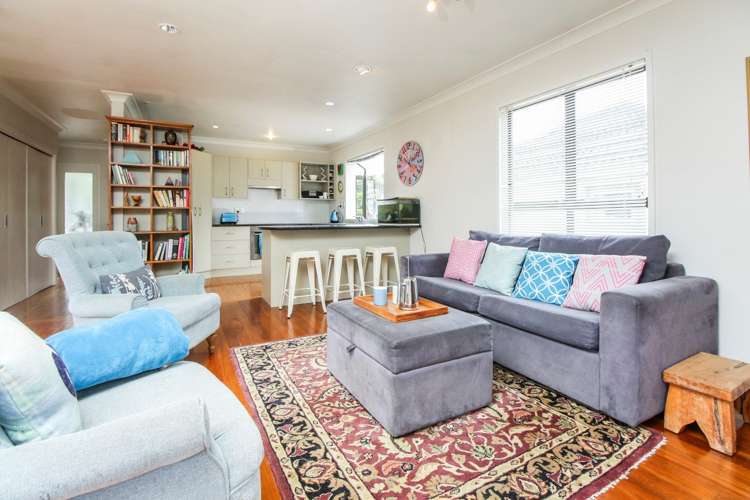 92 Woodlands Park Road Titirangi_9