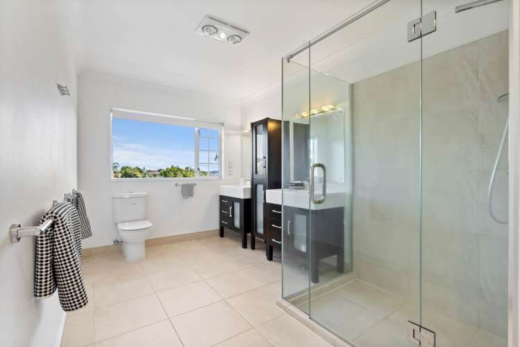 67 Esther Place Red Beach_12