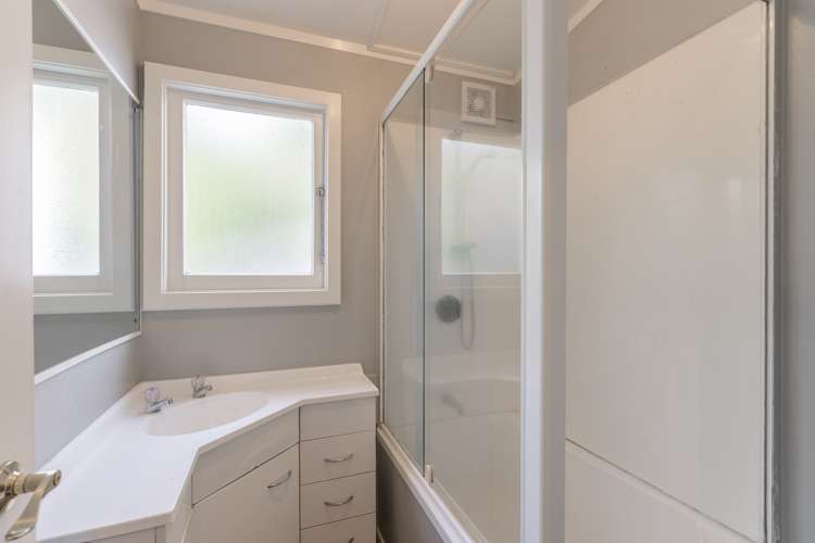 8b Hurley Road Paraparaumu Beach_11