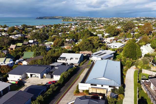 29 Gledstane Road Stanmore Bay_2