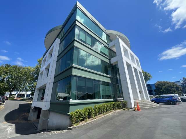 15B Vestey Drive Mt Wellington_1