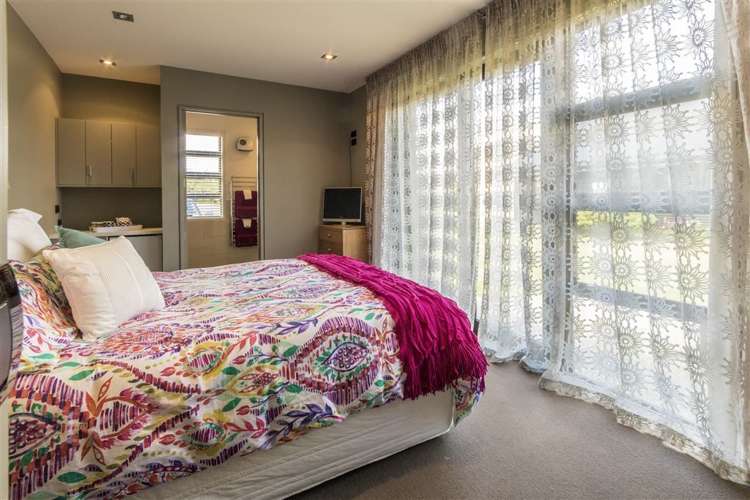 447 Riverbank Road Wanaka_11