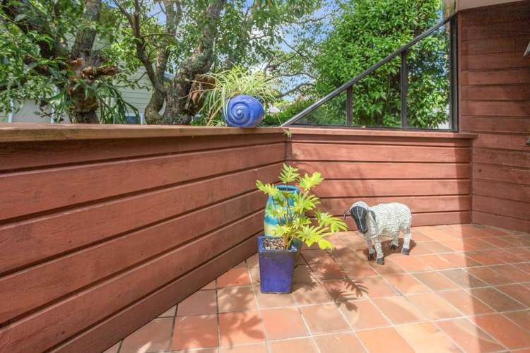 8 Kingshaven Close Mount Roskill_16