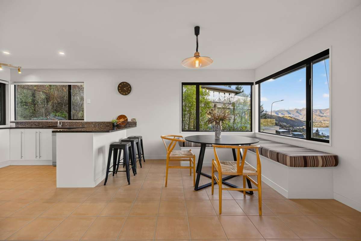 3 Annes Way, Larchwood Heights_4