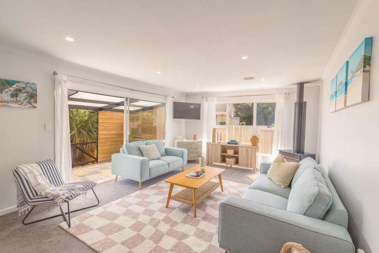 b/199 Rocking Horse Road Southshore_2