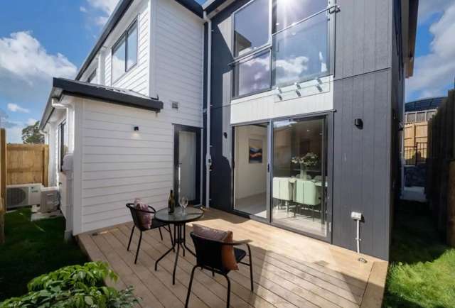 7B,C&D Maroubra Place Botany Downs_2