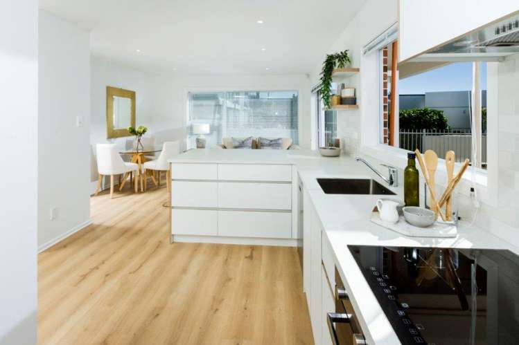 1/241 Hurstmere Road Takapuna_8